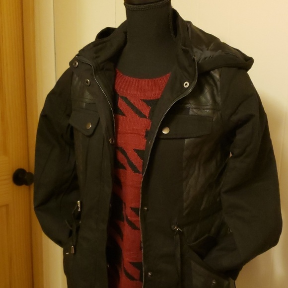 Black hooded Quilted Utility Jacket. Size Small - Picture 5 of 7